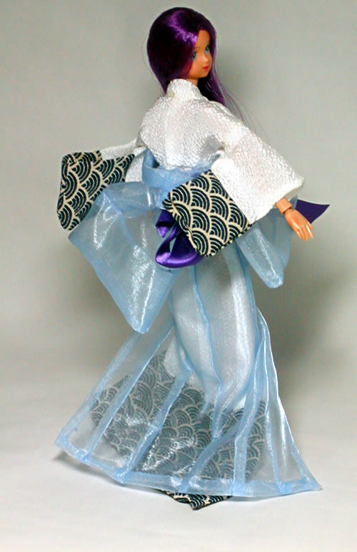 水の羽衣和風　「乱調」　後ろ姿