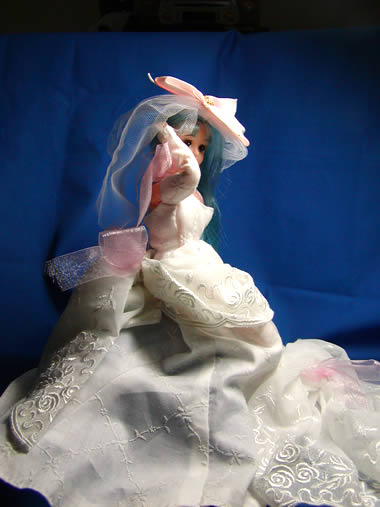 フローラ　花嫁　すわって２