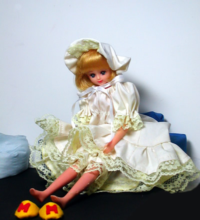 マリア お寝間着 すわって