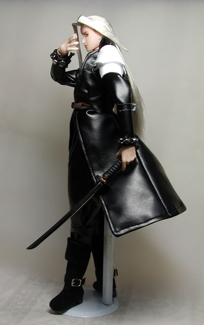 セフィロス コート 横向き